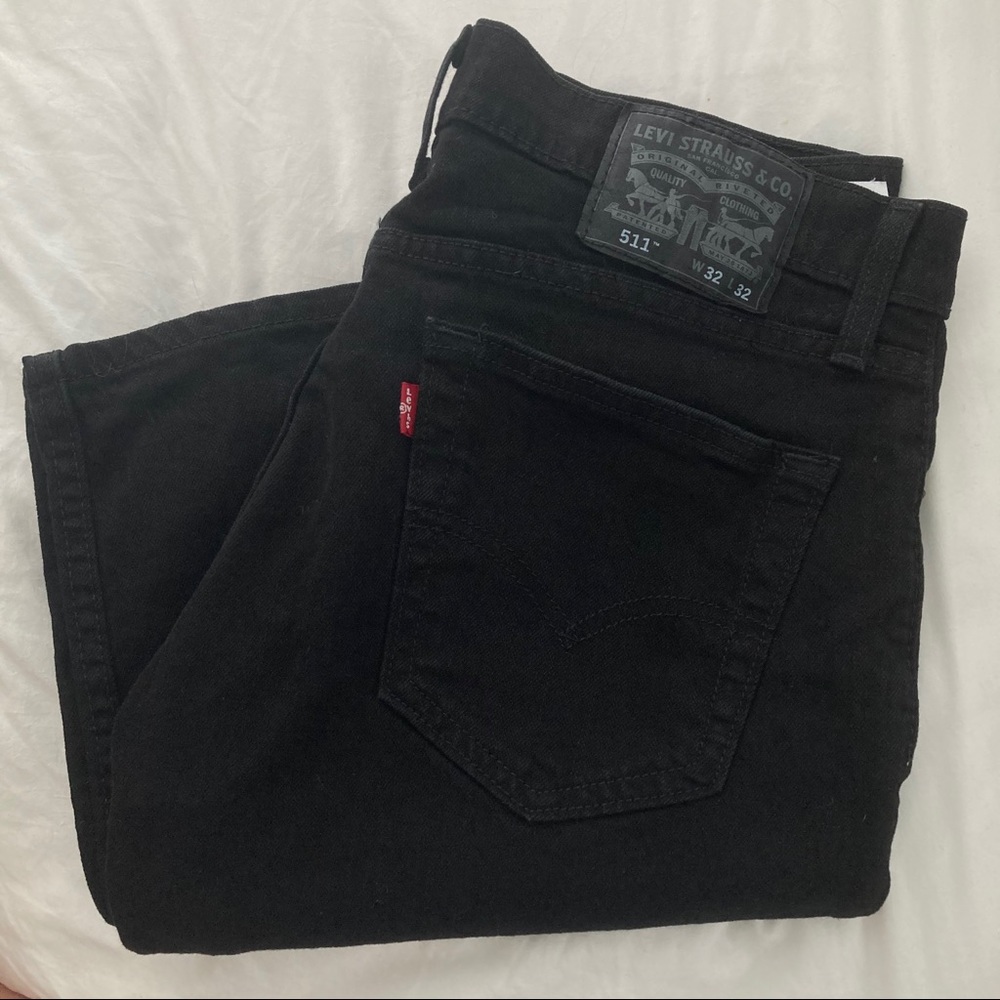 Black Levi’s 511 W32” L32”